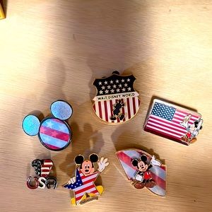 Disney Collectors pins lot of 6
